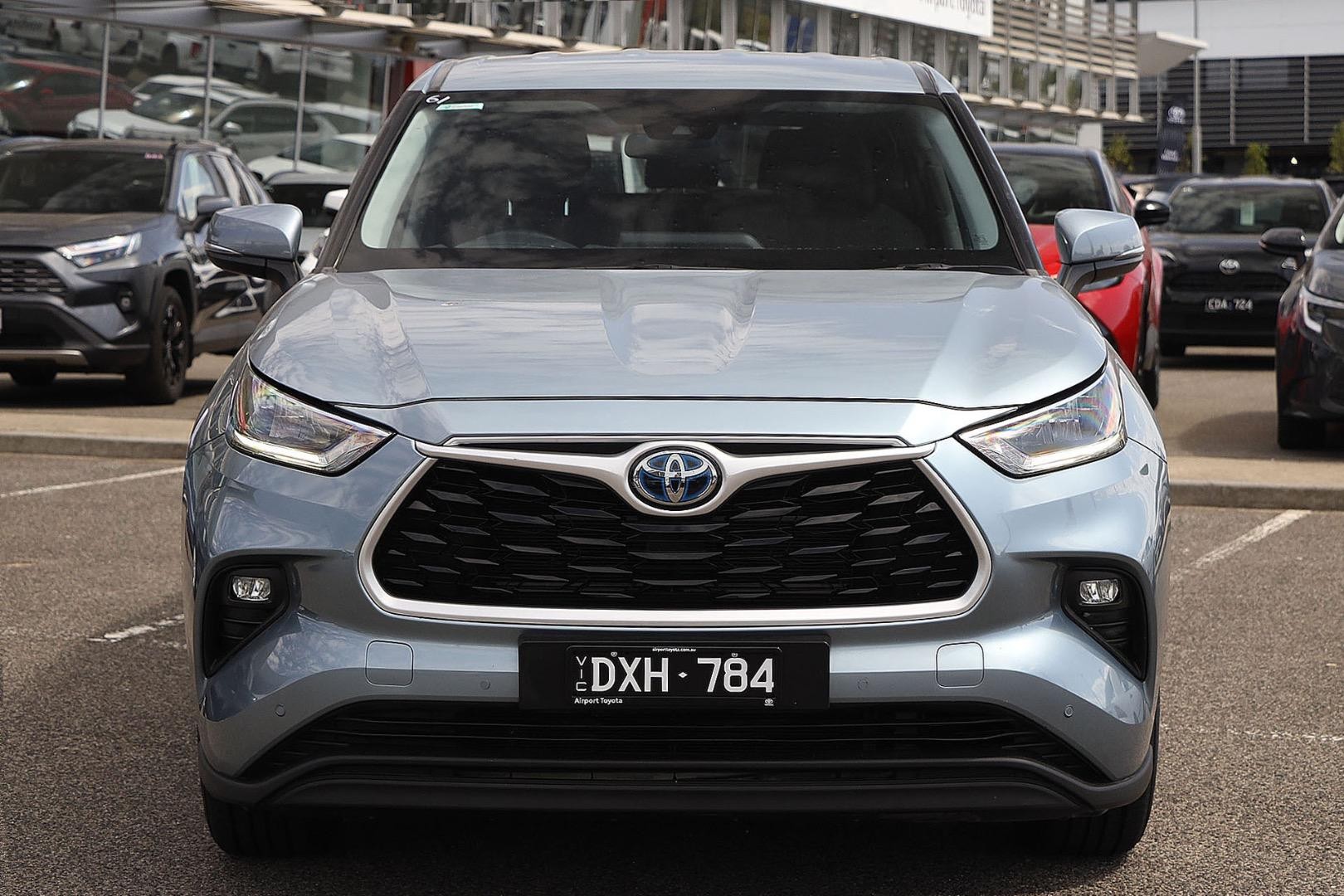 Toyota Kluger image 3