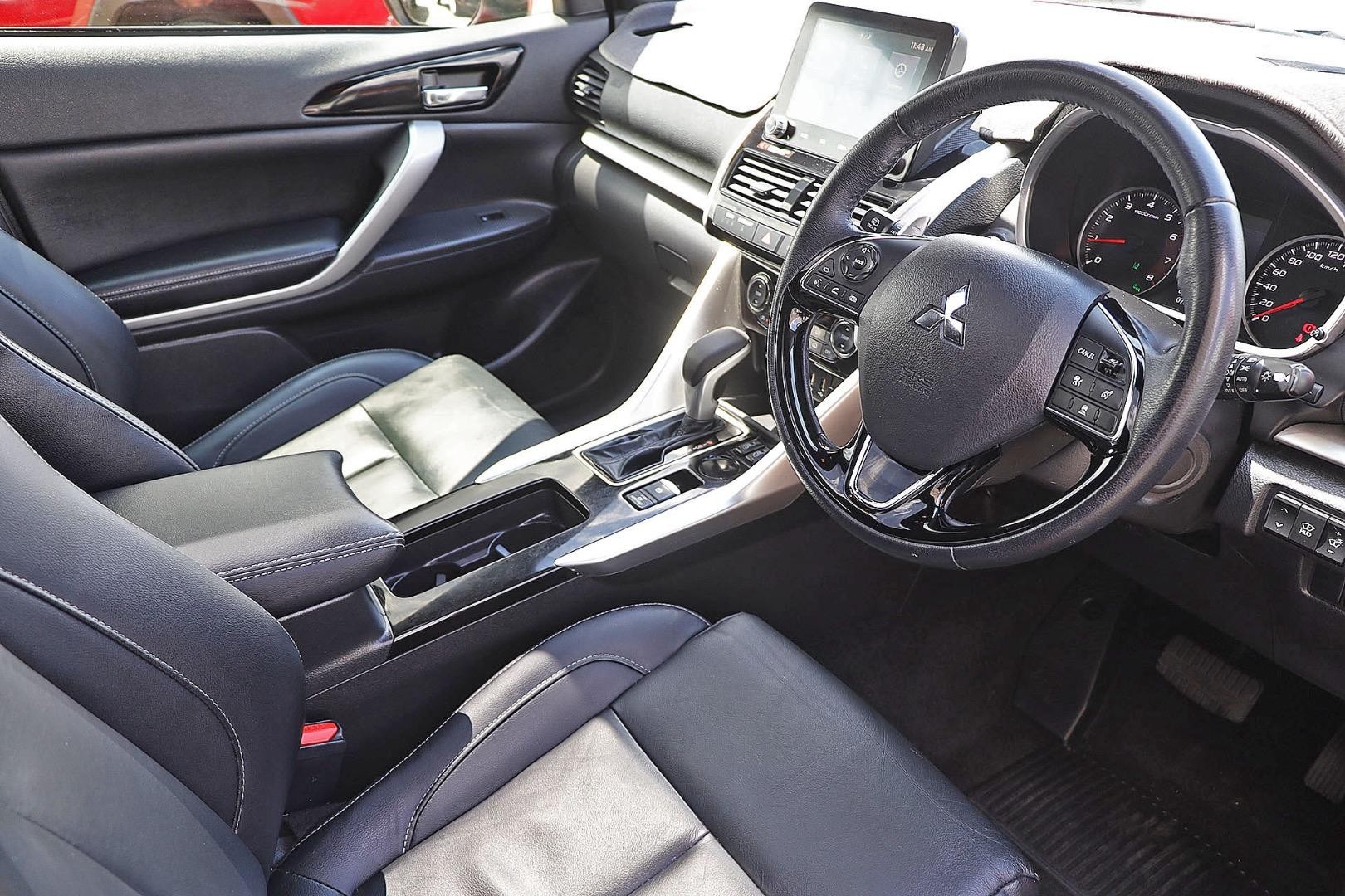 Mitsubishi Eclipse Cross image 2