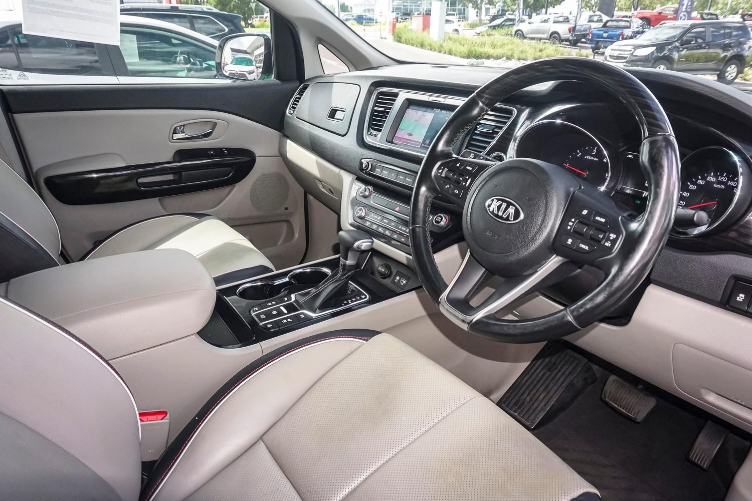 Kia Carnival image 4