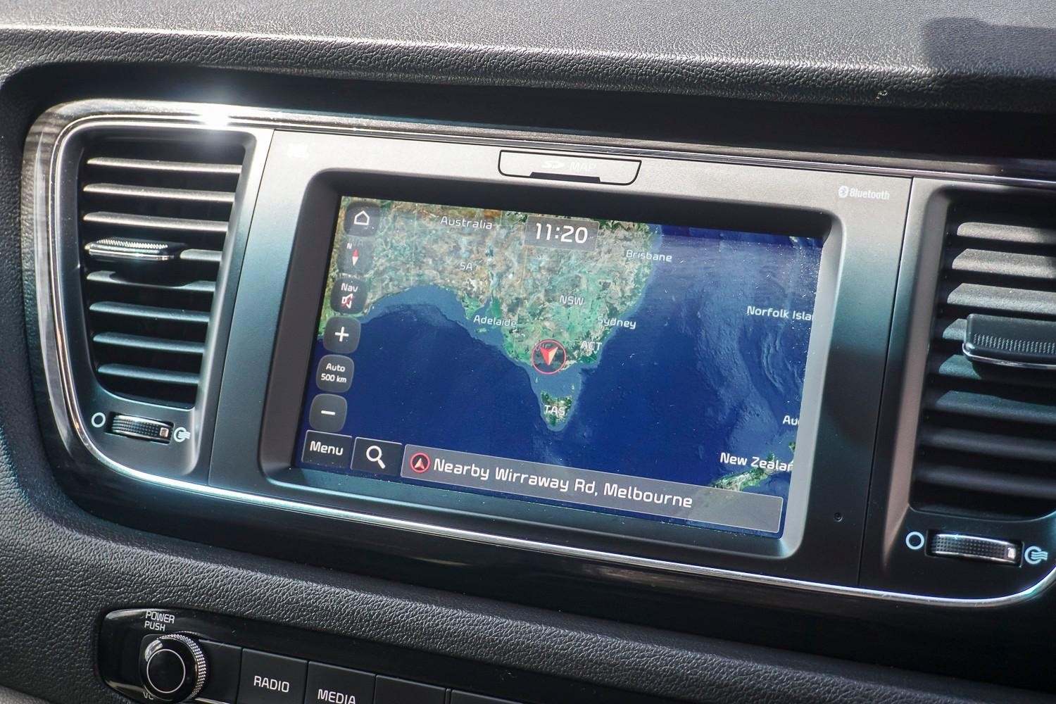 Kia Carnival image 3