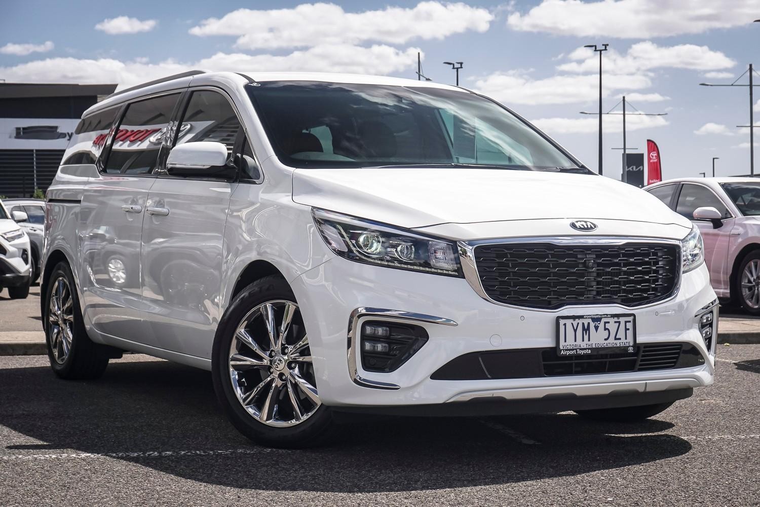 Kia Carnival image 1