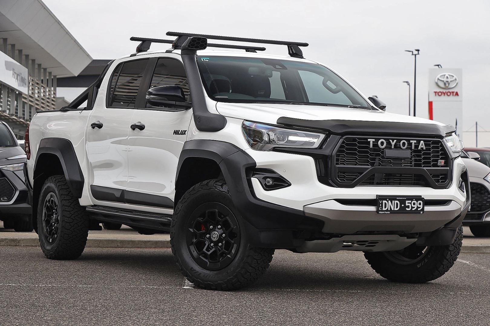 Toyota Hilux image 1