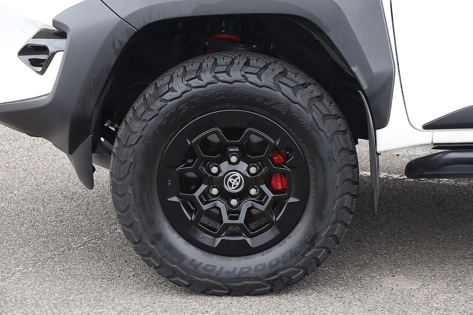 Toyota Hilux image 4