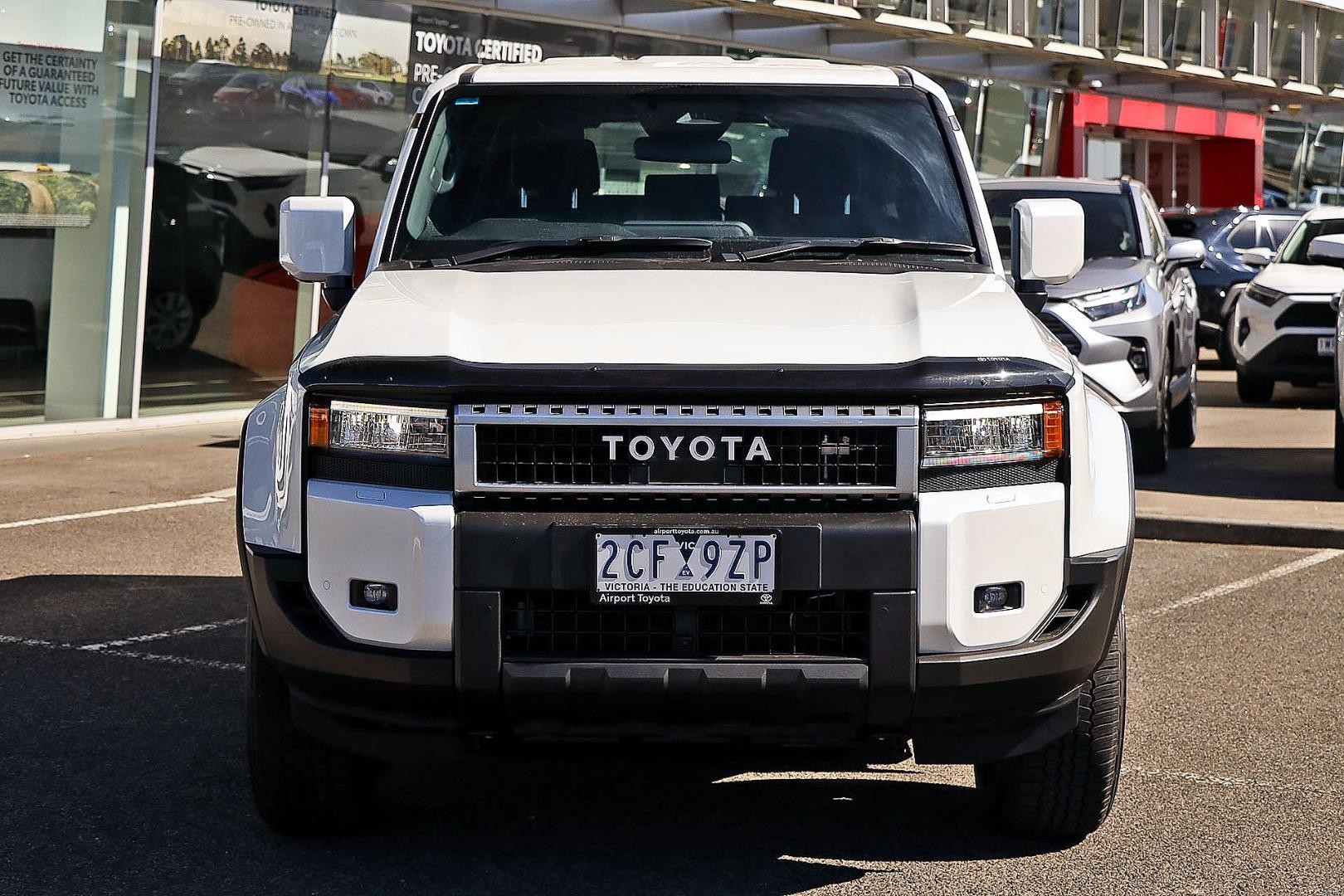 Toyota Landcruiser Prado image 3