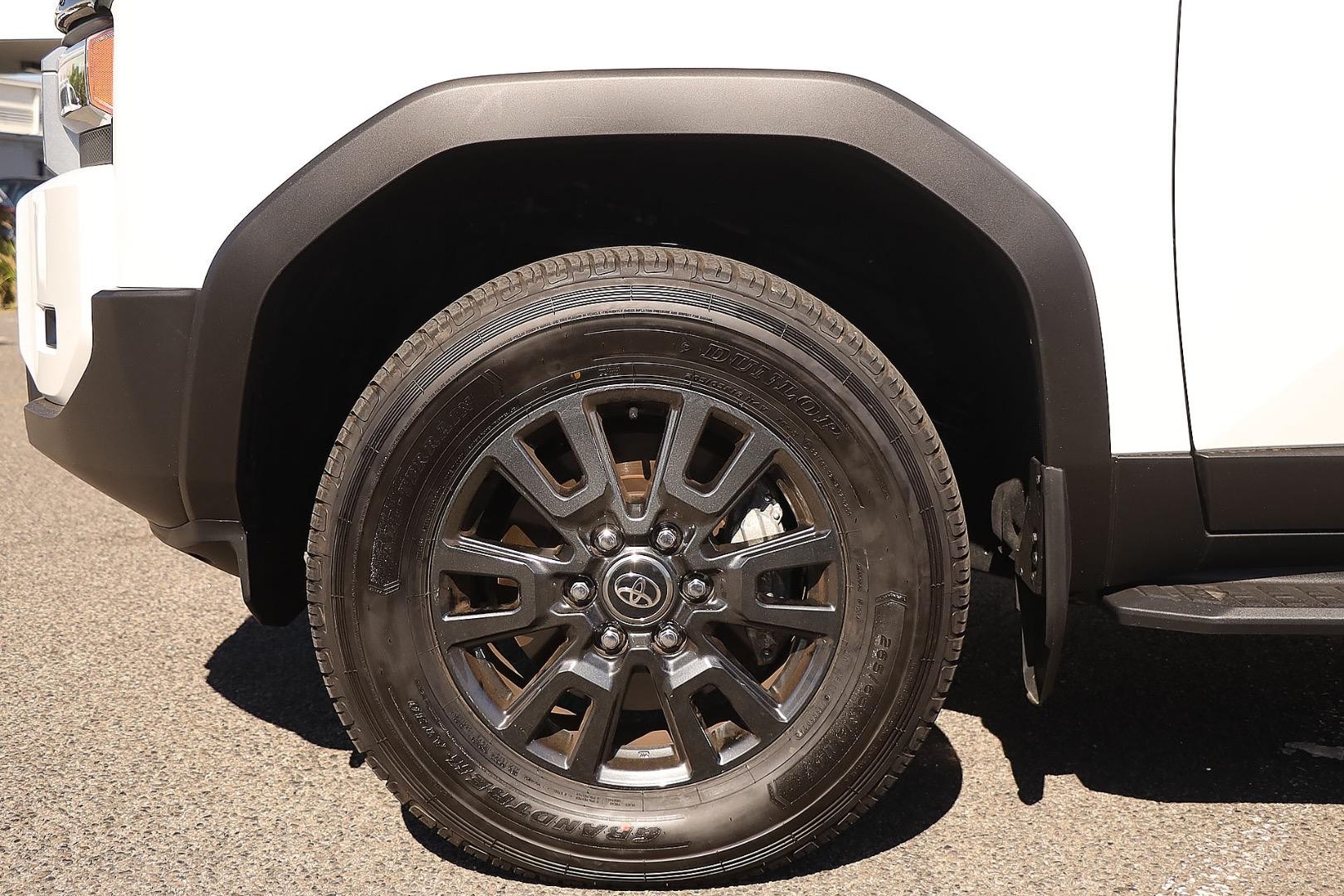 Toyota Landcruiser Prado image 4