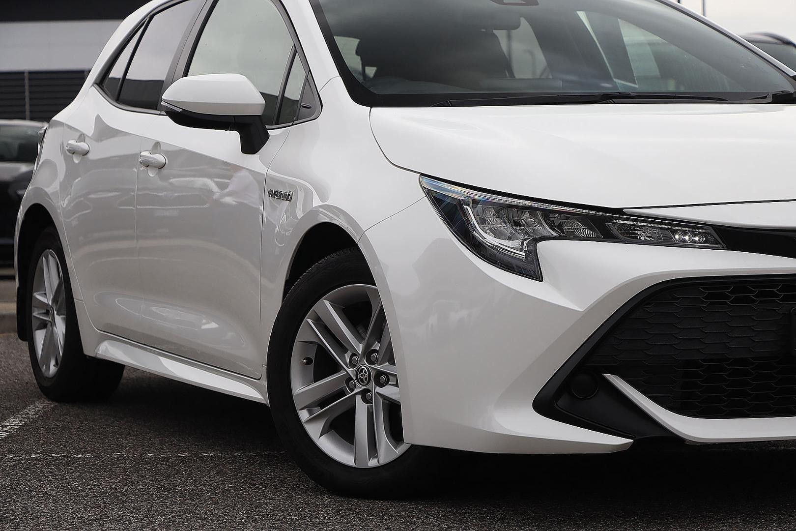 Toyota Corolla image 2