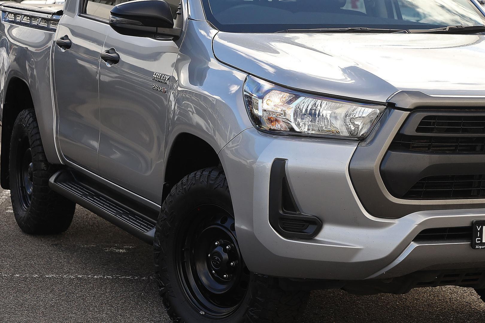 Toyota Hilux image 4