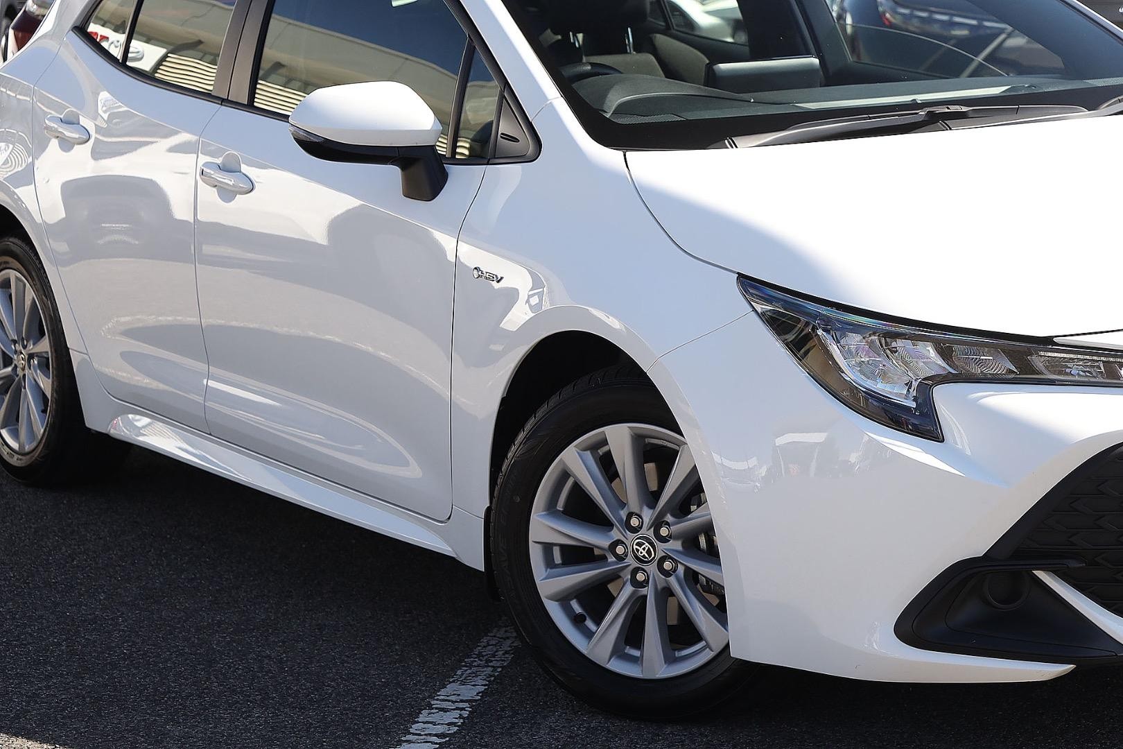 Toyota Corolla image 2