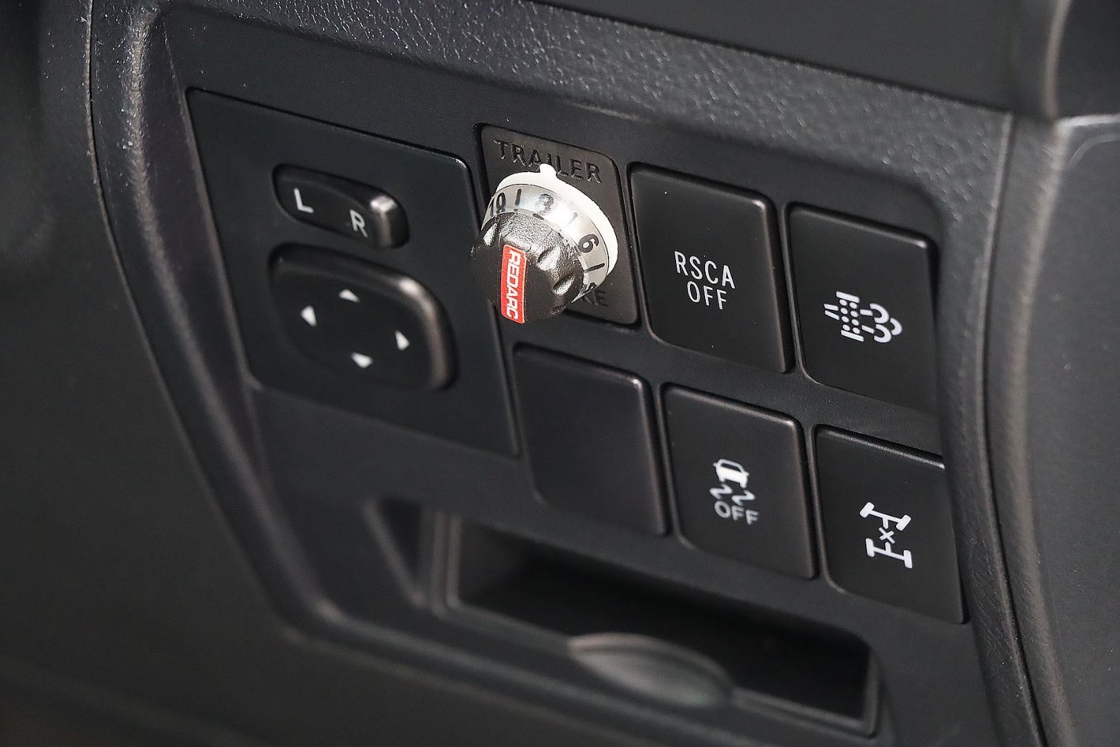 Toyota Landcruiser image 3