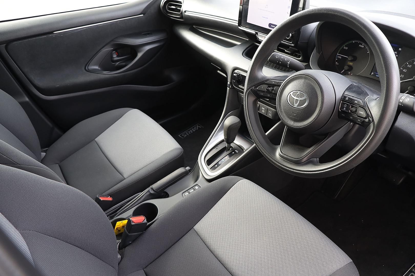 Toyota Yaris image 2