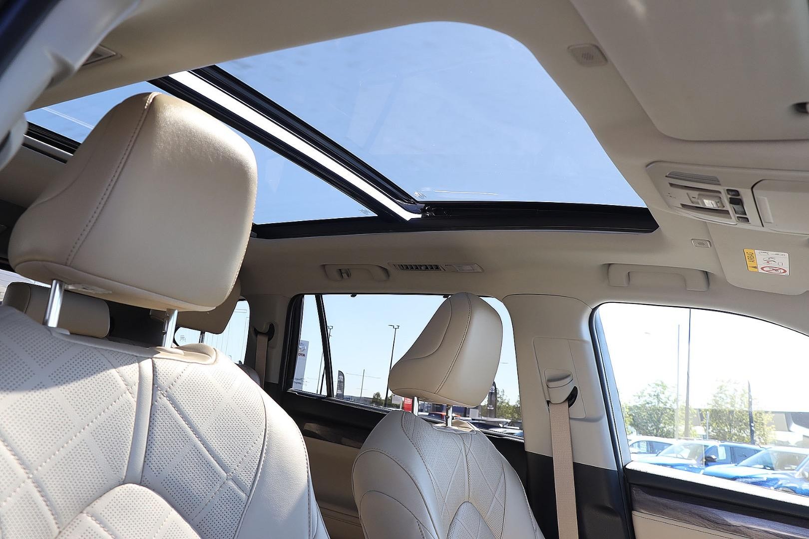 Toyota Kluger image 3