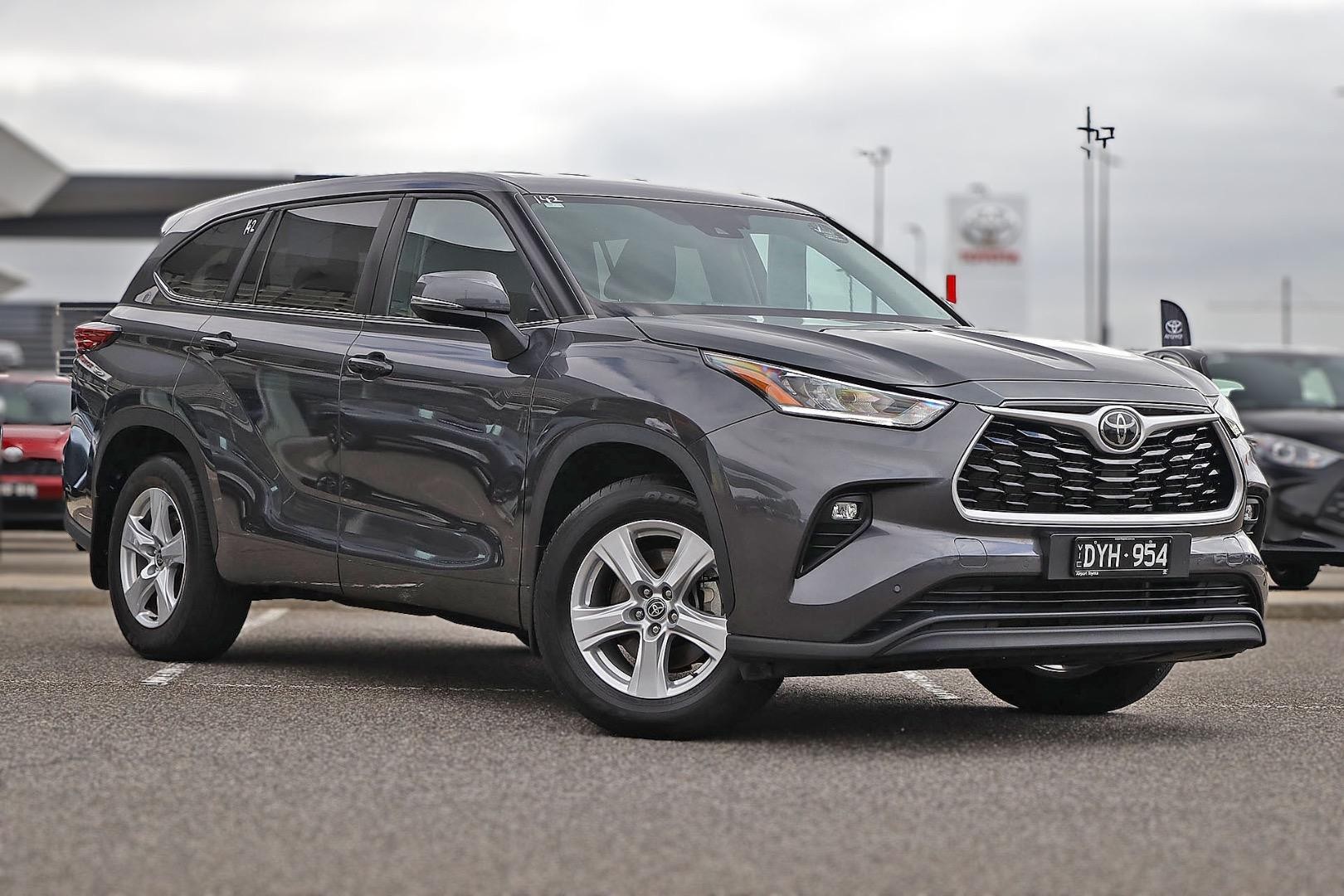 Toyota Kluger image 1