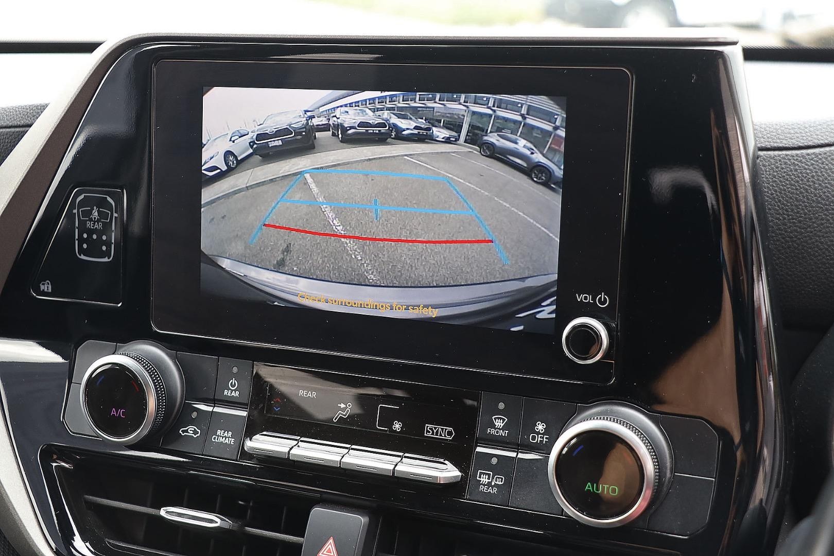 Toyota Kluger image 3