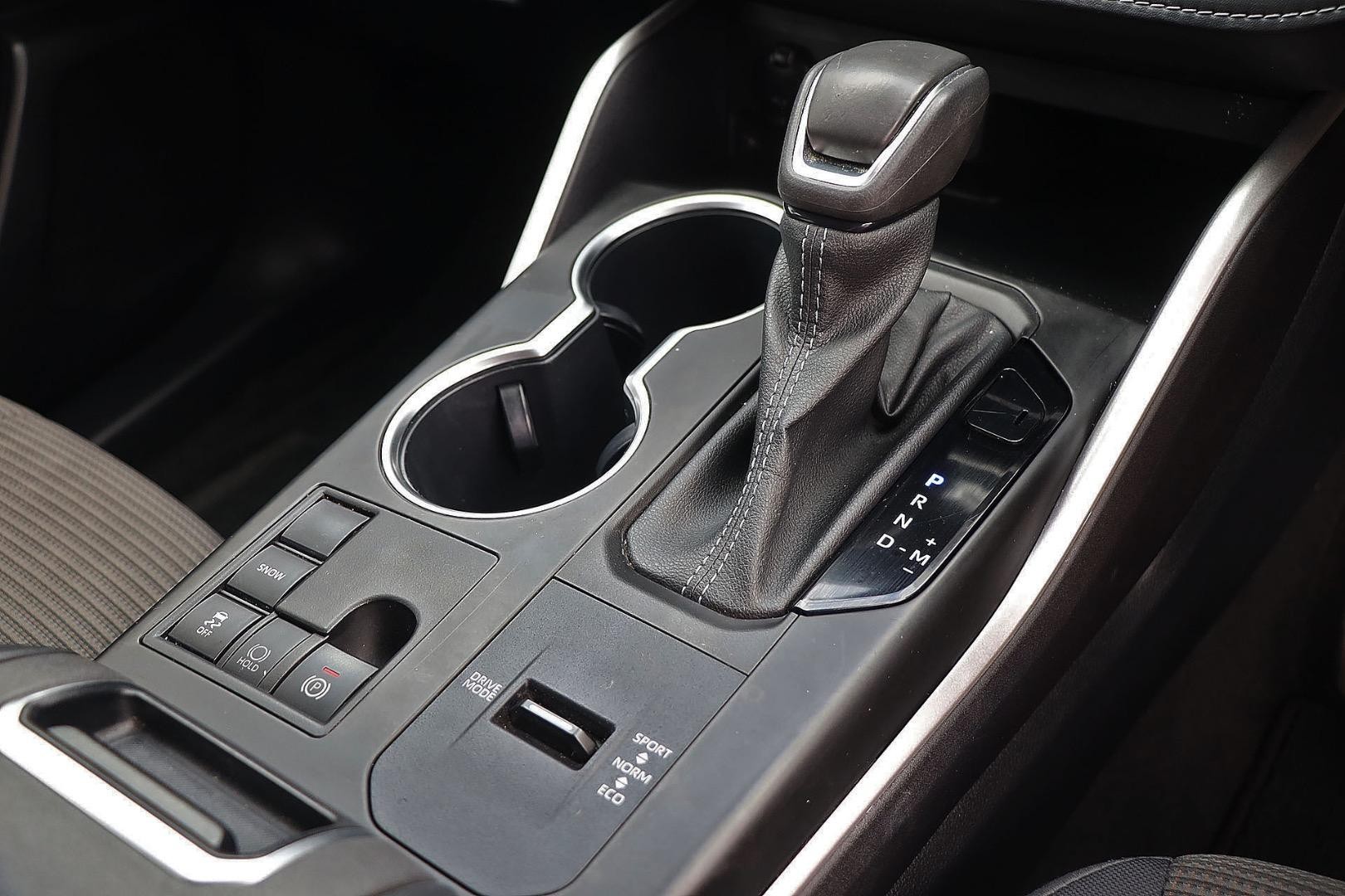 Toyota Kluger image 4