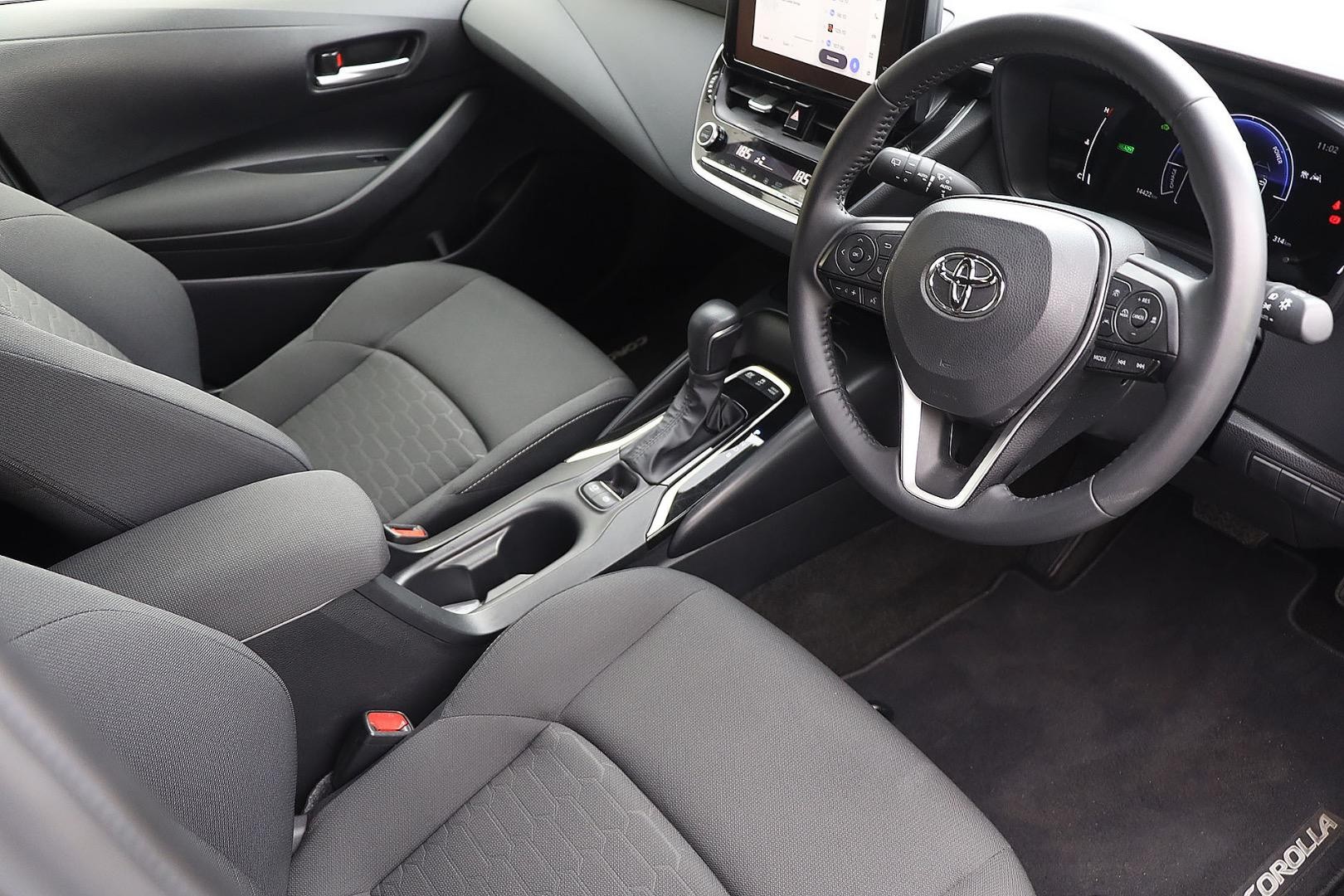 Toyota Corolla image 2