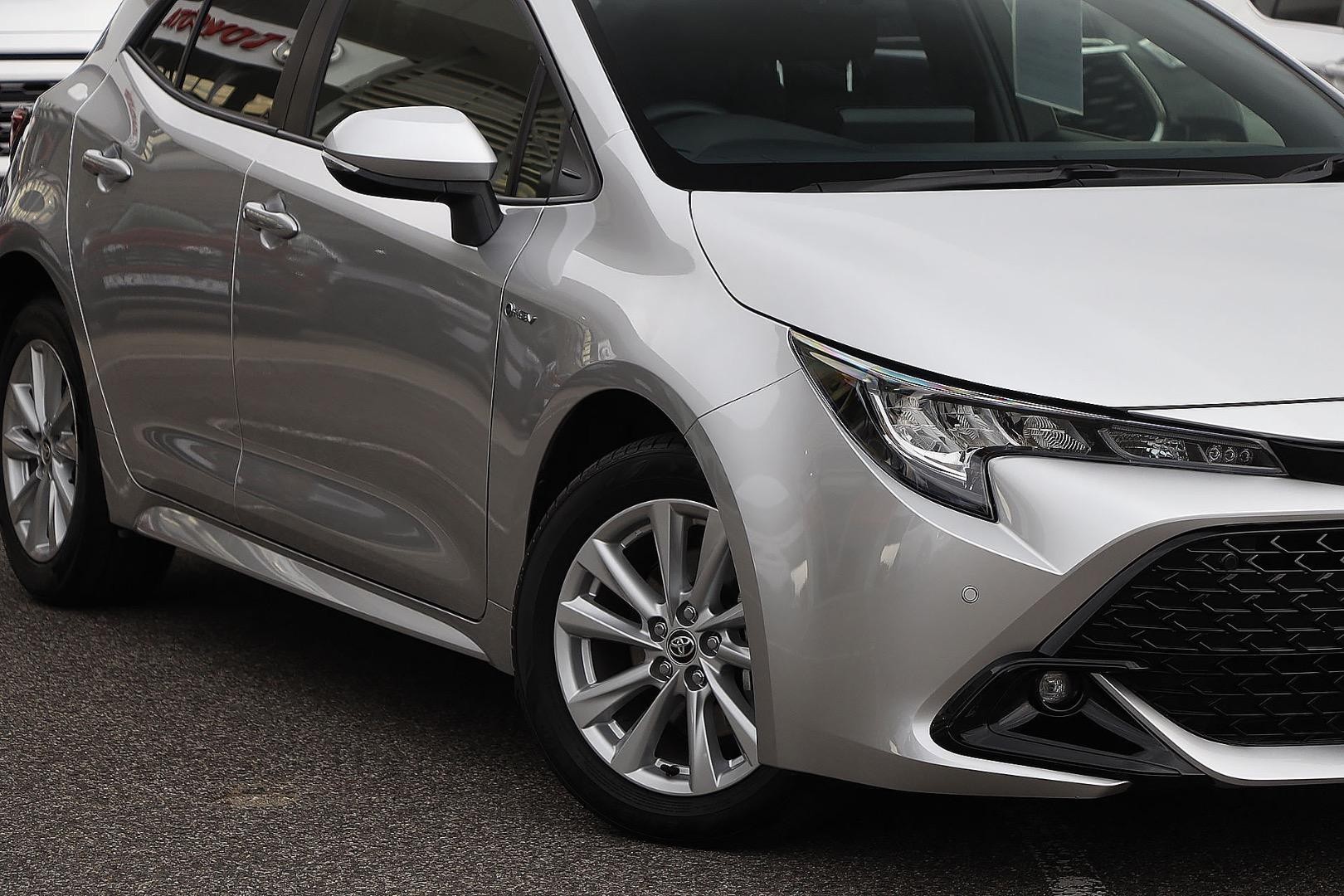 Toyota Corolla image 2