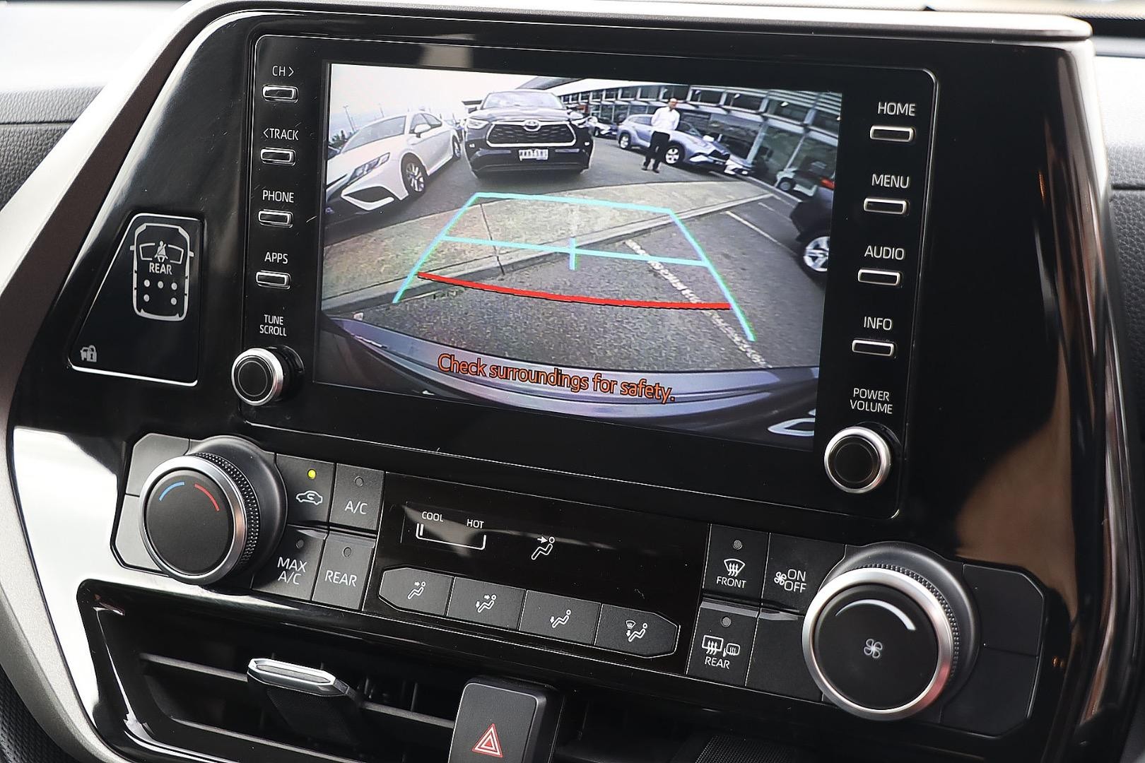 Toyota Kluger image 3