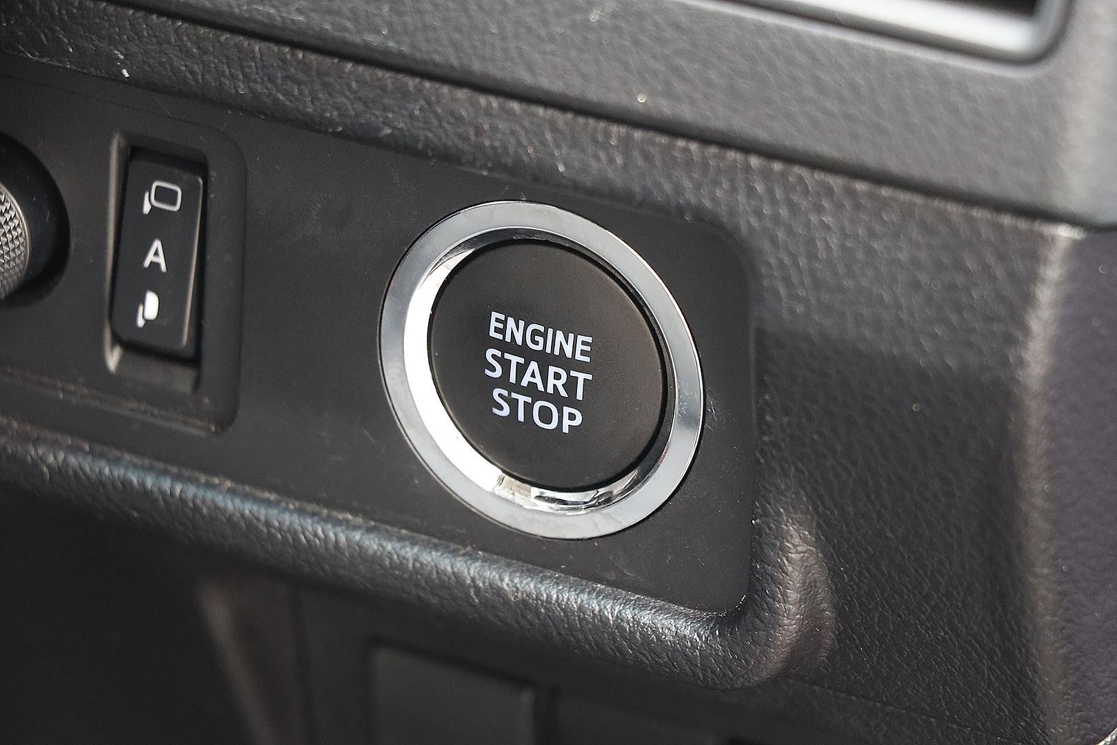 Toyota Landcruiser Prado image 4