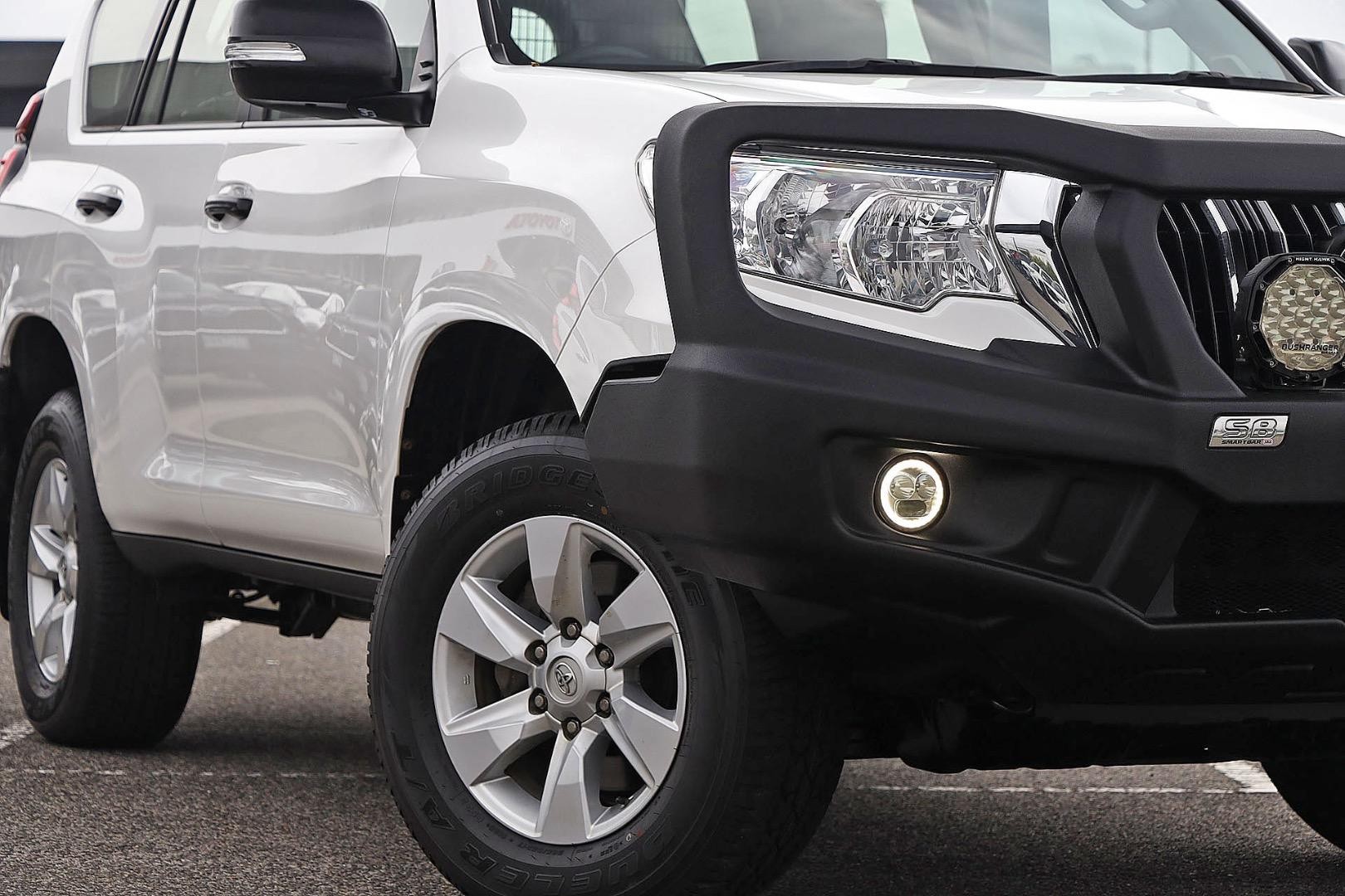 Toyota Landcruiser Prado image 2