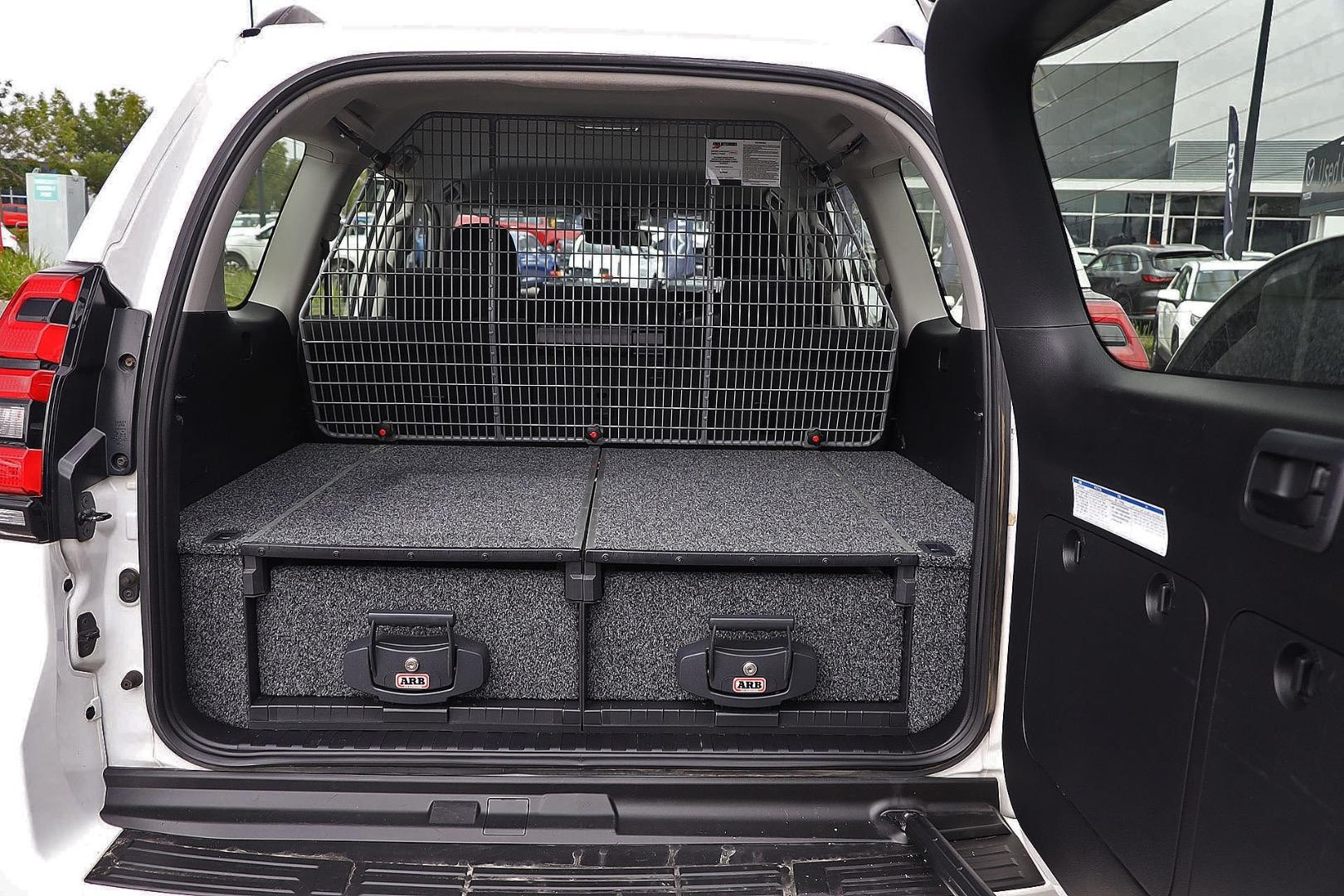 Toyota Landcruiser Prado image 2