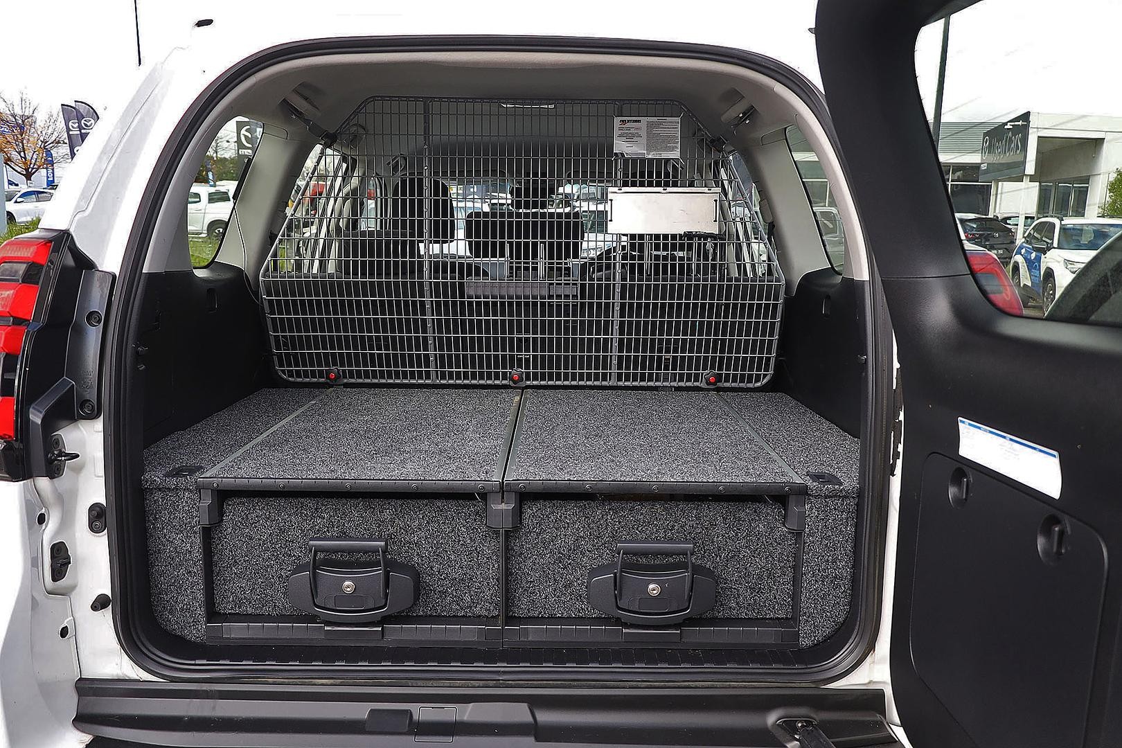 Toyota Landcruiser Prado image 3