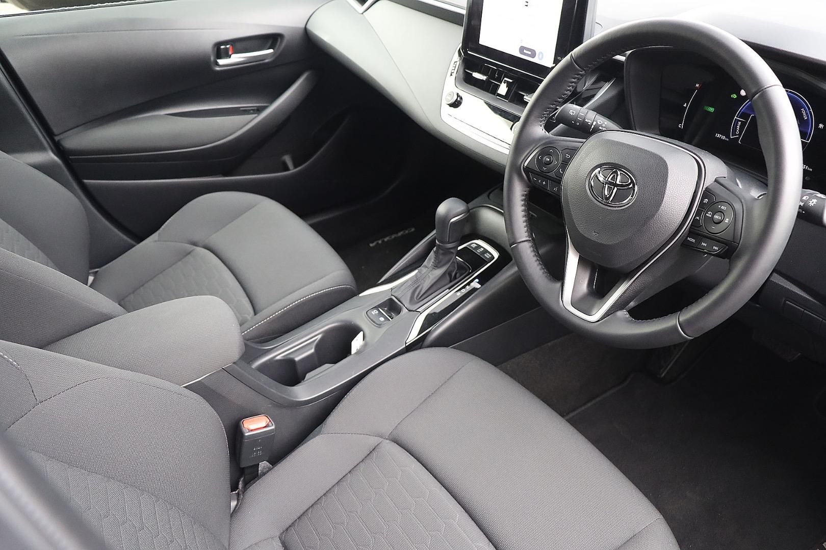 Toyota Corolla image 2