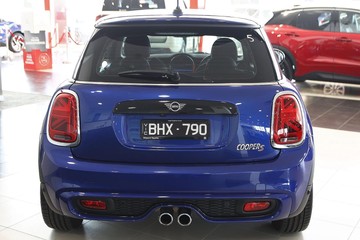 https://dvg-vehicle-assets.s3.amazonaws.com/80947/62o1mcddprx5s5zm7uhmvw77m.jpg