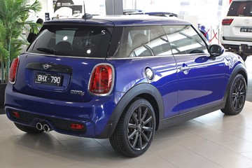 https://dvg-vehicle-assets.s3.amazonaws.com/80947/8owclqmnf56tsjn9m41ff4lov.jpg