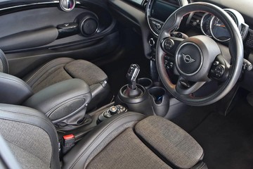 https://dvg-vehicle-assets.s3.amazonaws.com/80947/bfzwjz3hsri0vpk0msazldlt0.jpg