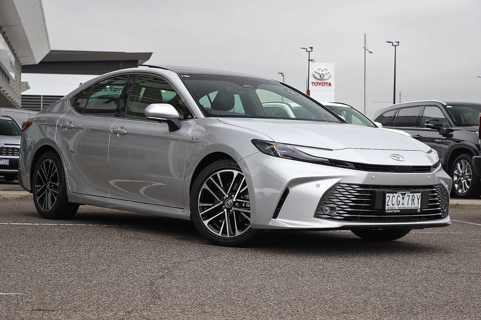 Toyota Camry image 1