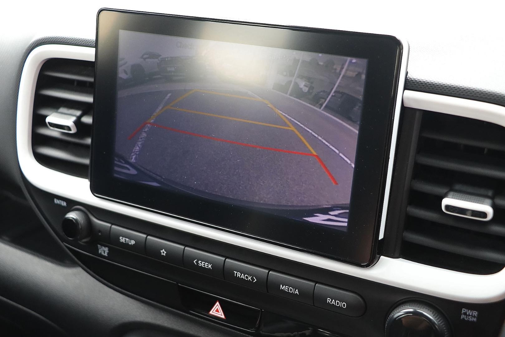 Hyundai Venue image 3