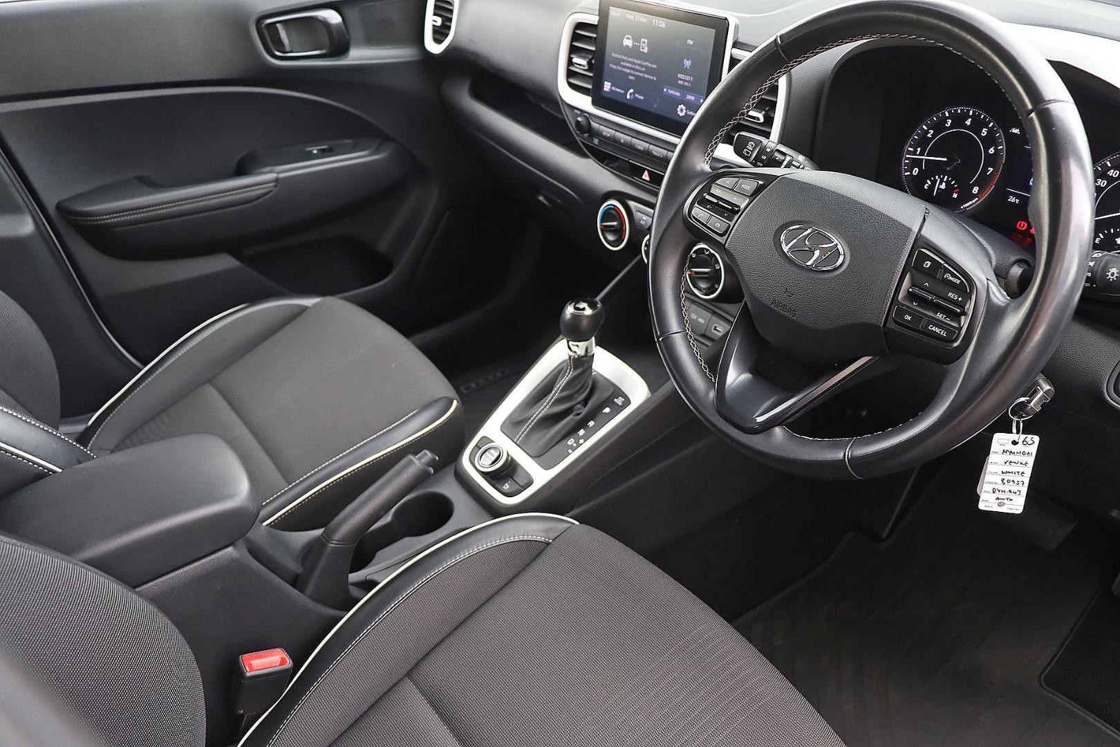 Hyundai Venue image 2