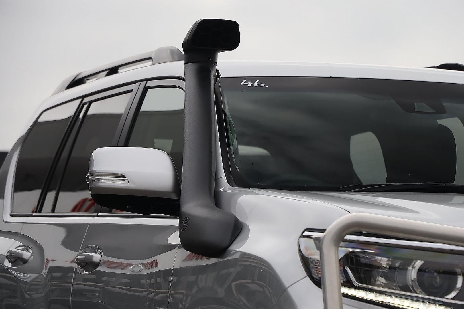 Toyota Landcruiser Prado image 3