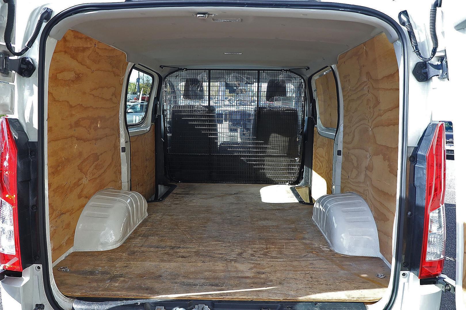 Toyota Hiace image 4