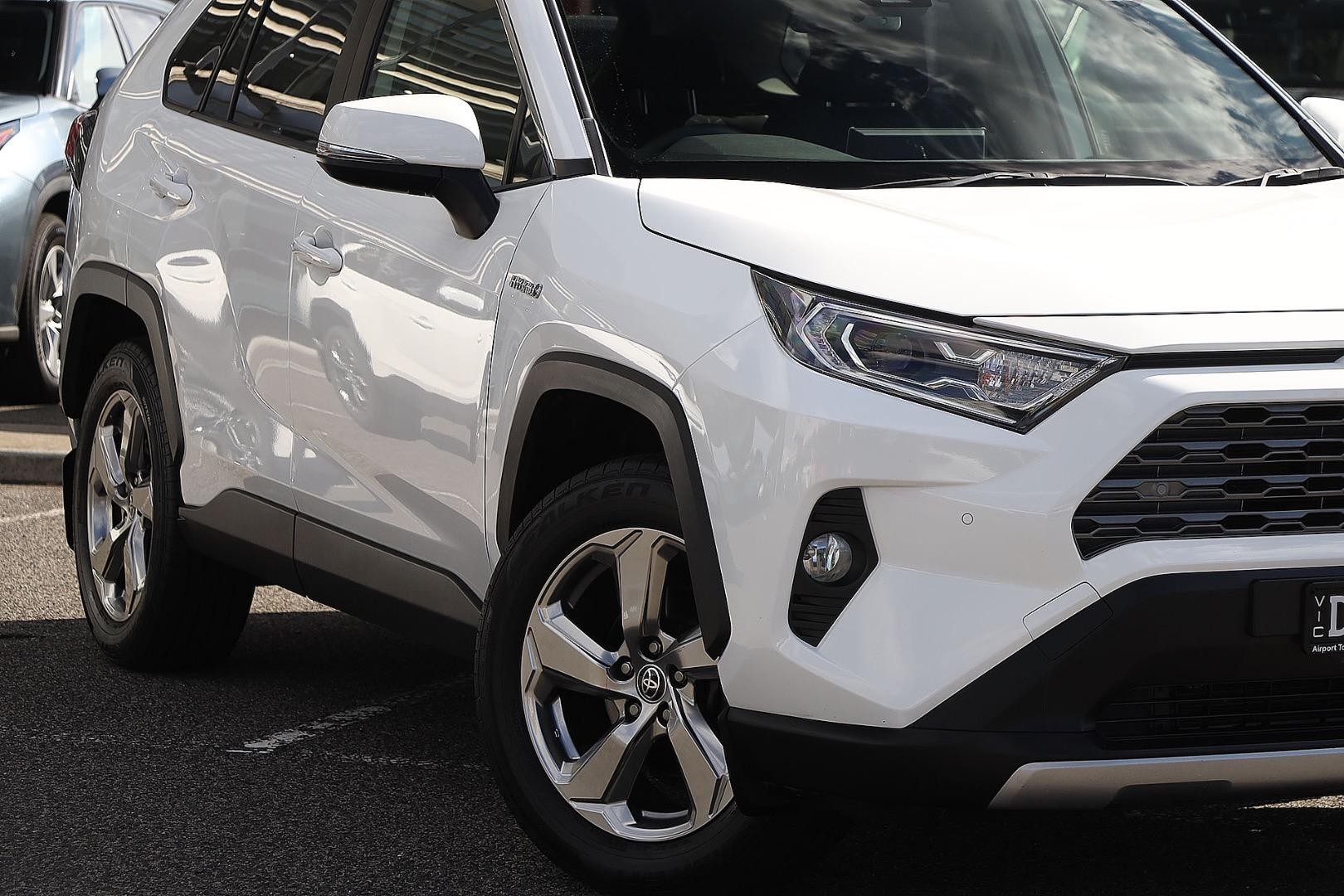 Toyota Rav4 image 2