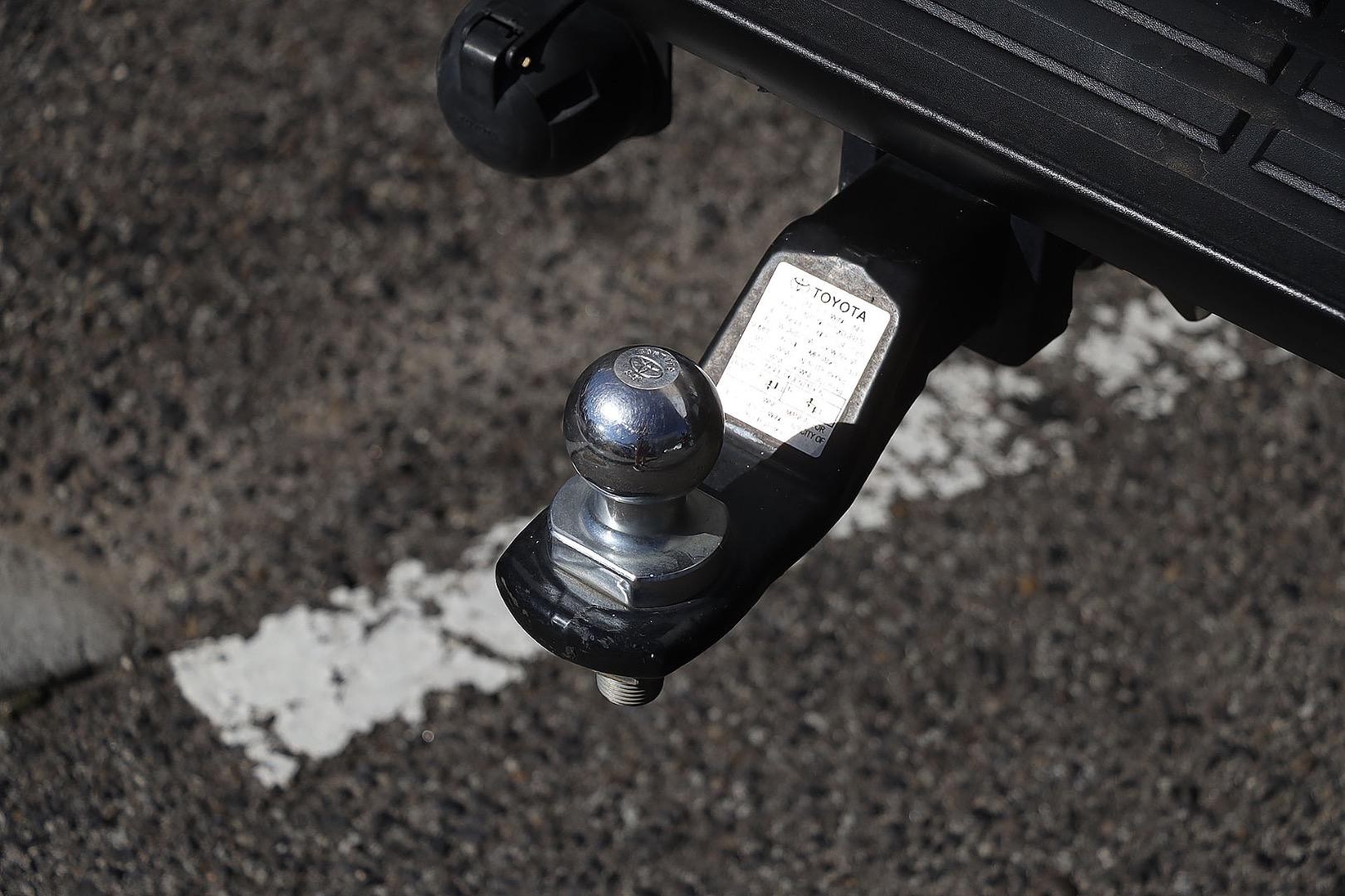 Toyota Hilux image 2