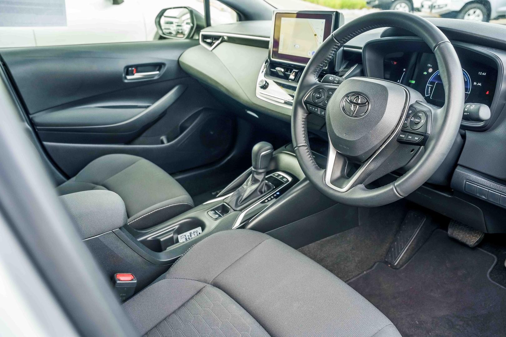 Toyota Corolla image 2