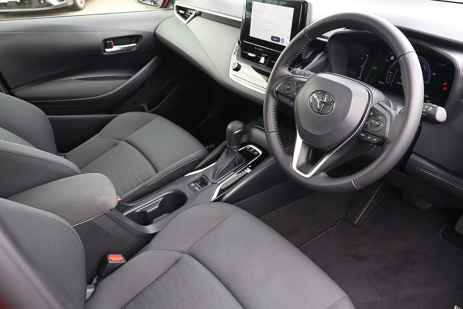 Toyota Corolla image 2