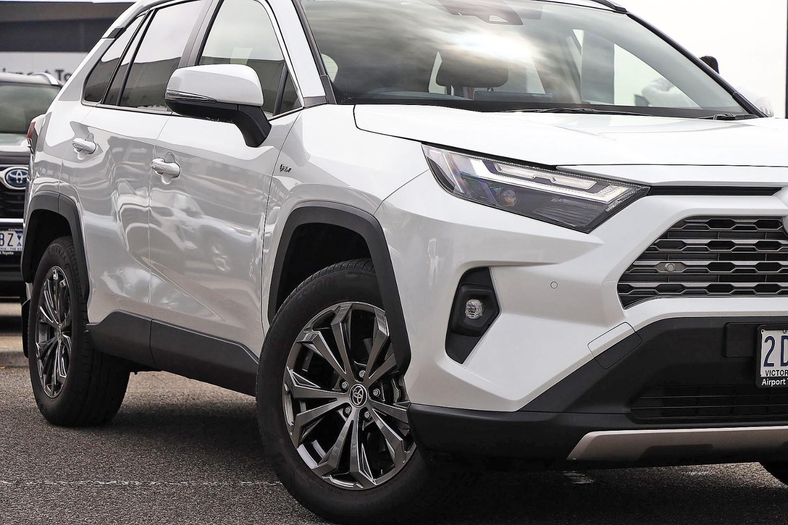 Toyota Rav4 image 2