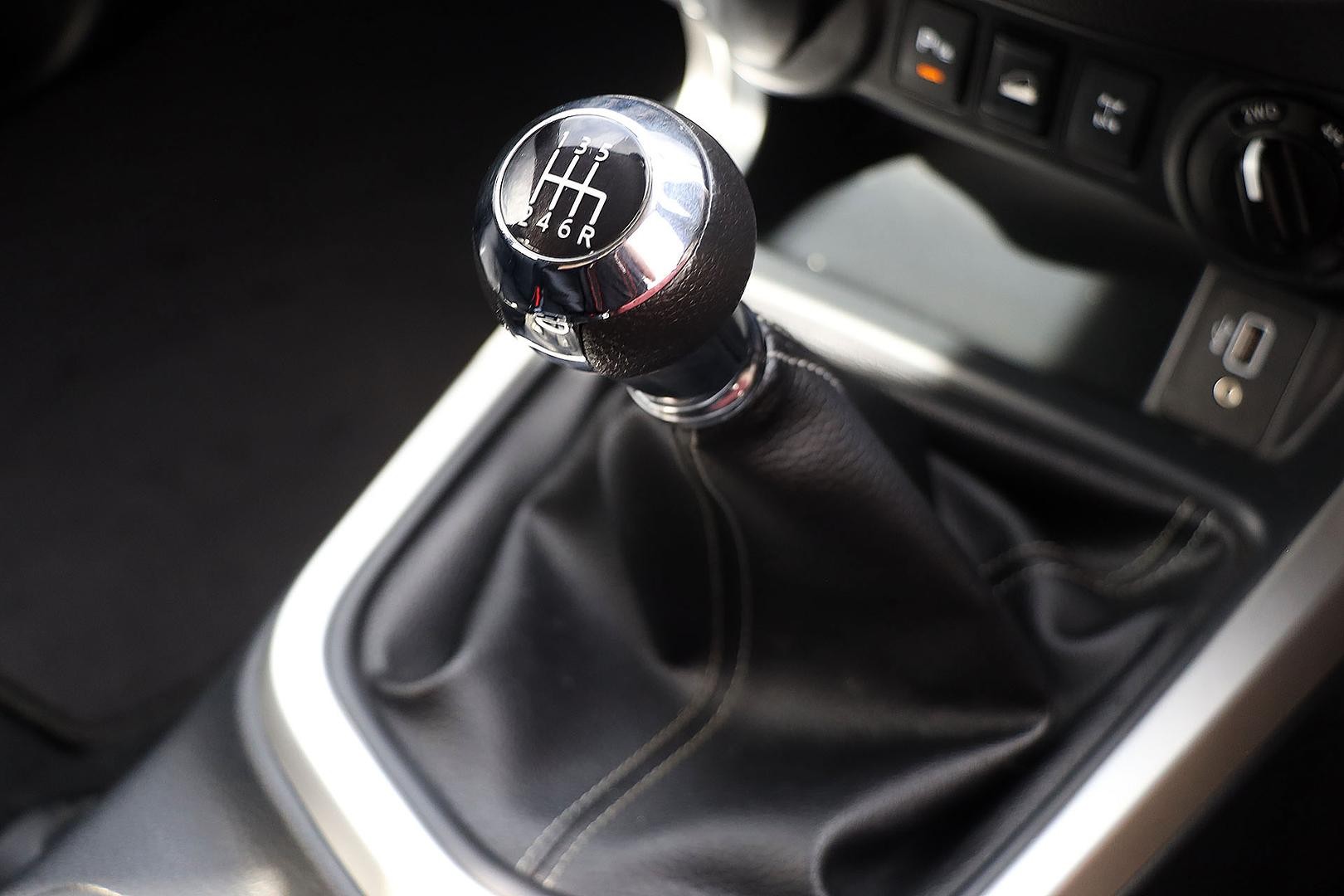 Nissan Navara image 3