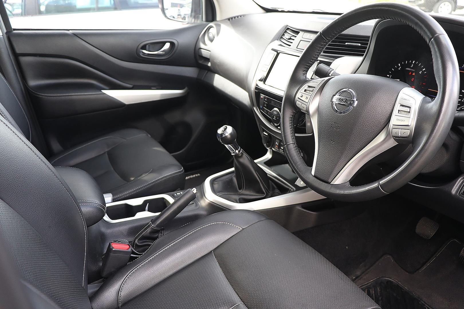 Nissan Navara image 2