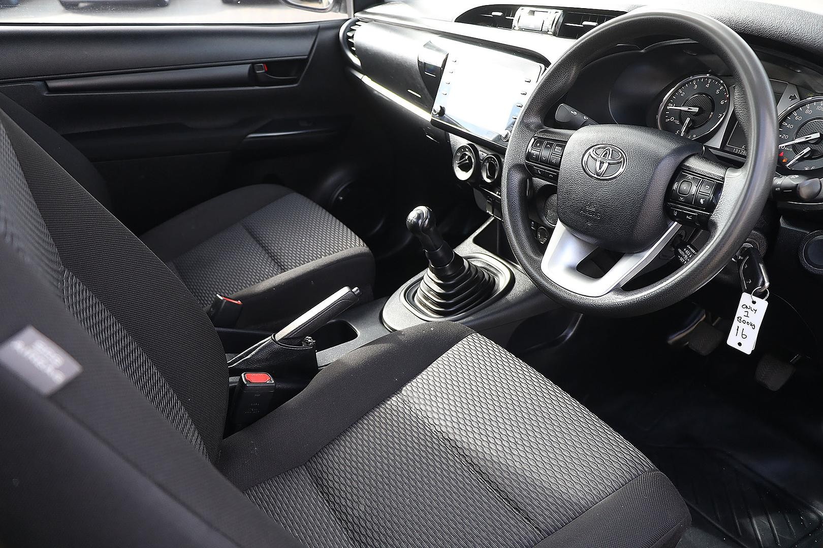 Toyota Hilux image 3