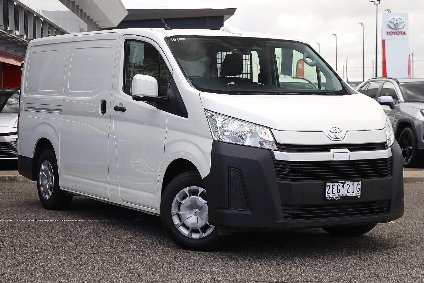 Toyota Hiace image 1