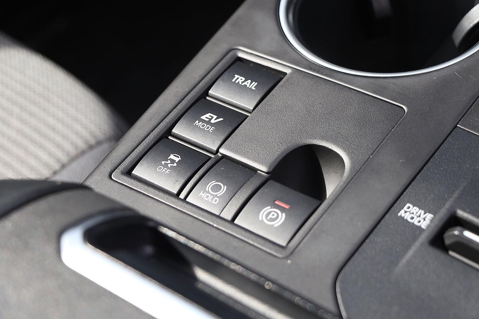 Toyota Kluger image 4