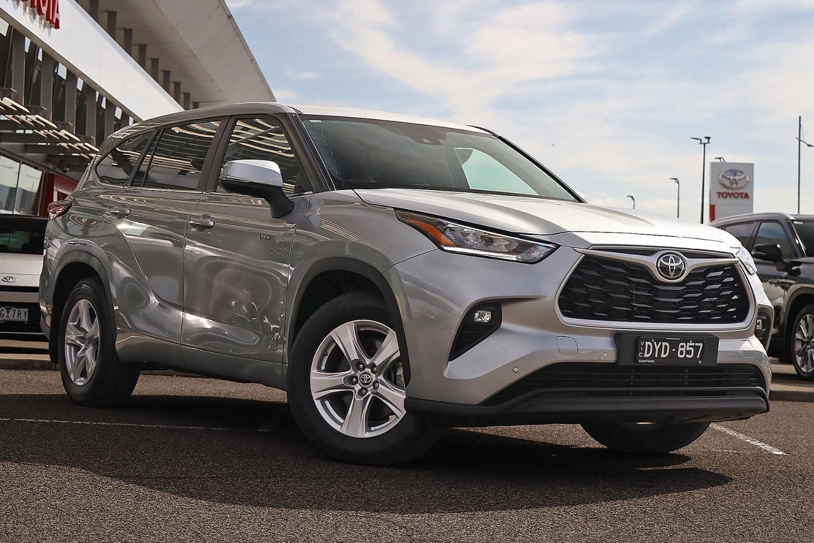 Toyota Kluger image 1