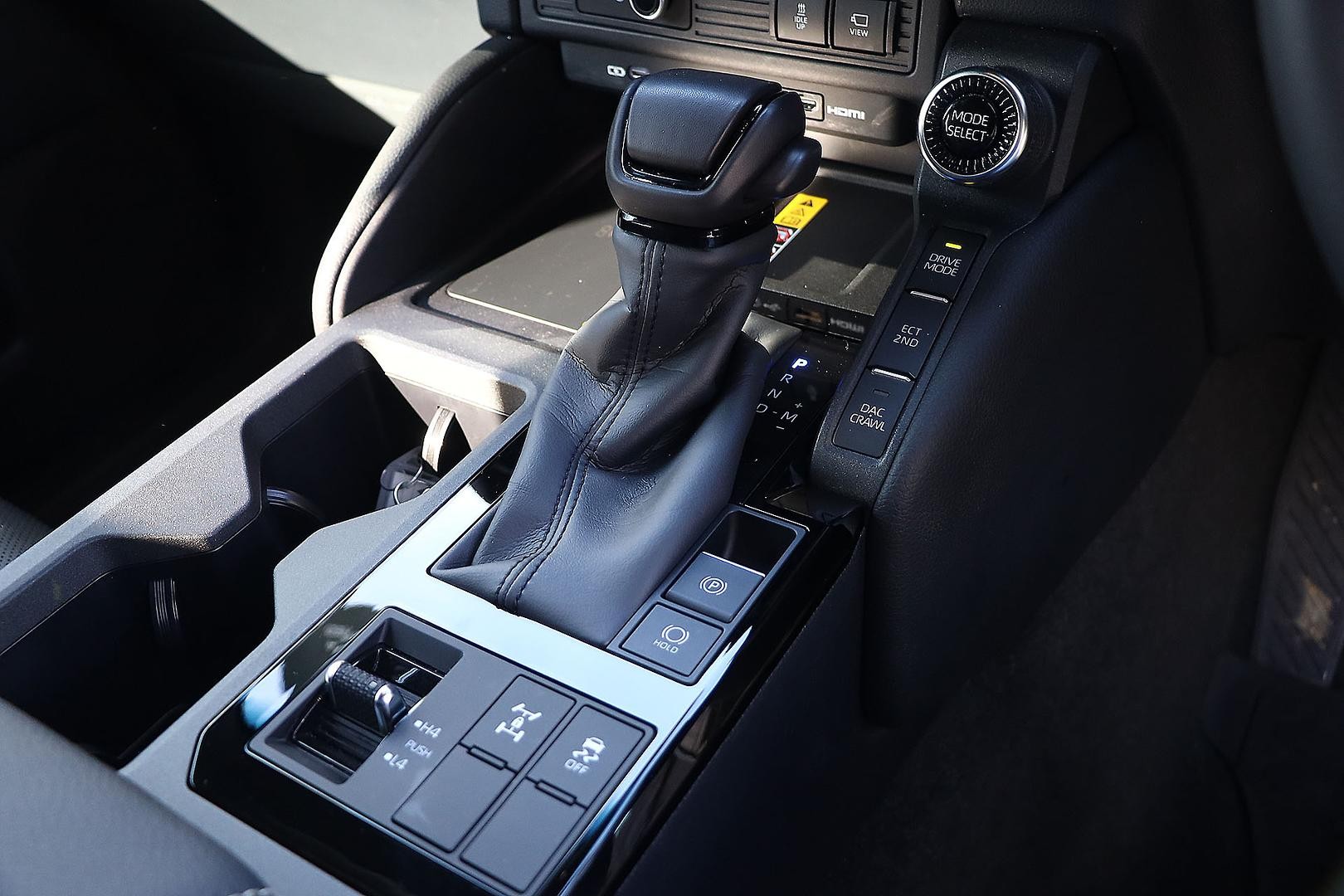 Toyota Landcruiser Prado image 4