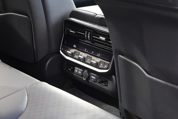 https://dvg-vehicle-assets.s3.amazonaws.com/81030/7nvks35kk5hcxv5u0n2whcmik.jpg