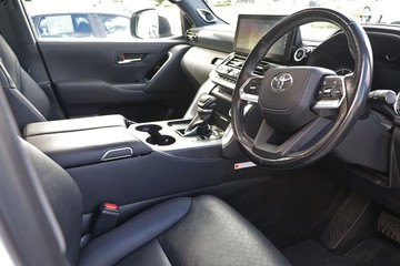 https://dvg-vehicle-assets.s3.amazonaws.com/81030/991ftira6mz24o5yam36b4jzl.jpg