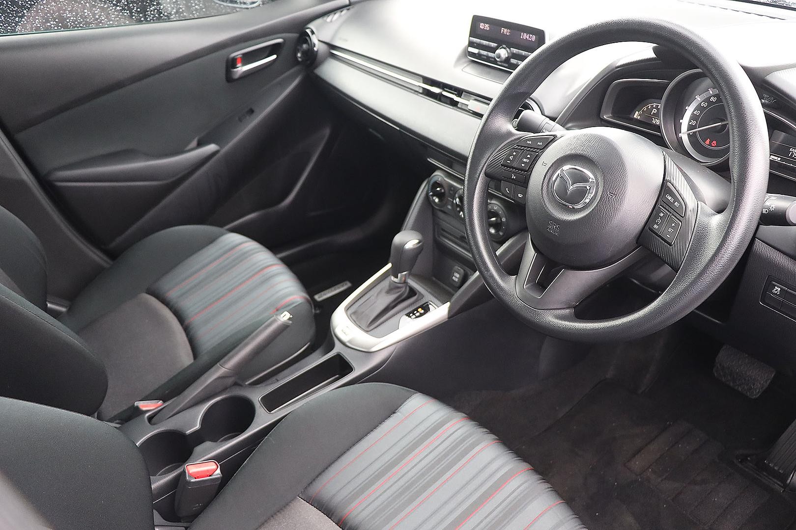 Mazda 2 image 3