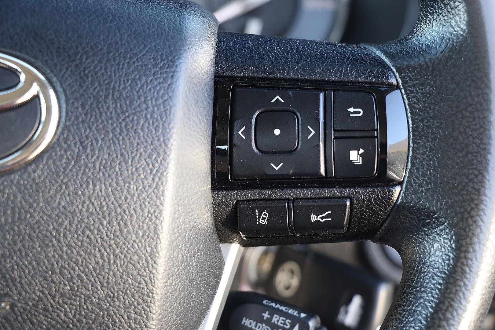 Toyota Hilux image 4